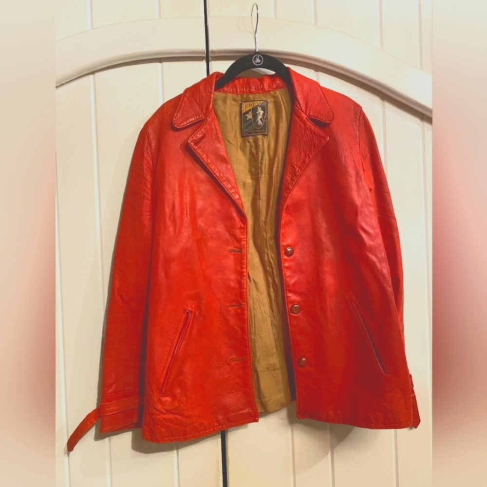 Hollywood-S-Very broken in red leather jacket with pockets